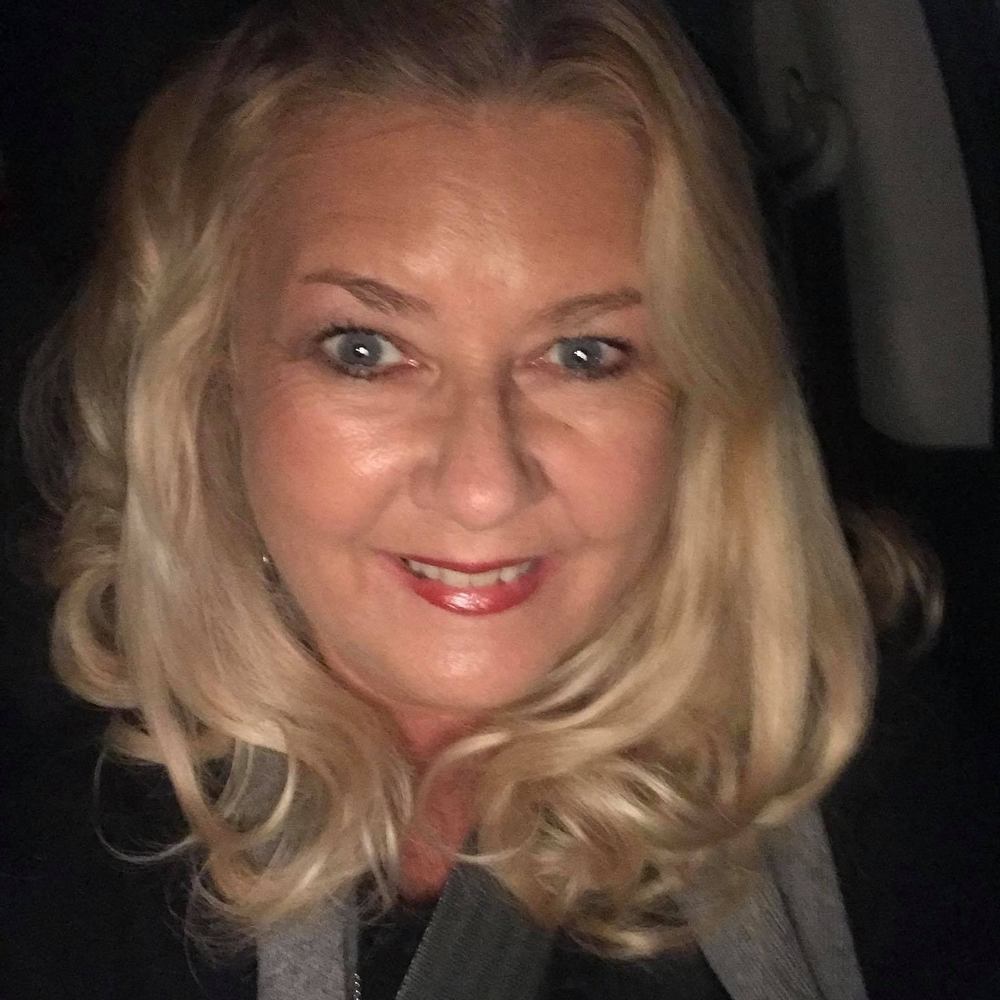 Meet your Posher, Debbie